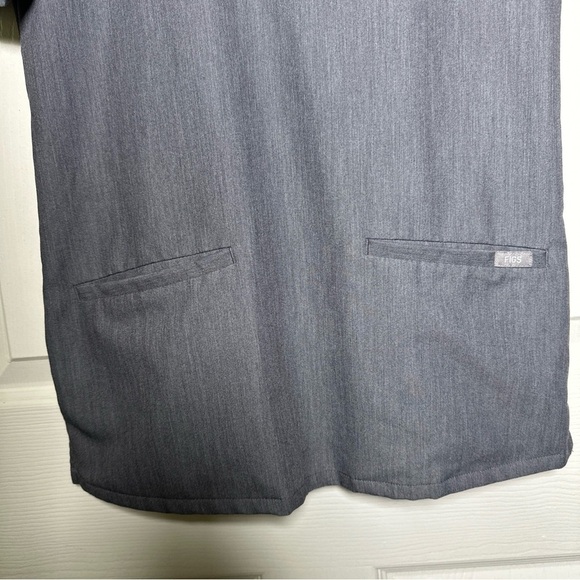 FIGS Graphite Gray Women's XS XSmall Scrub Top FW1100 Casma PO 1805 3 Pocket - Picture 4 of 12